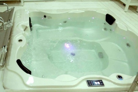 Гидромассажный бассейн Sunrans SR801